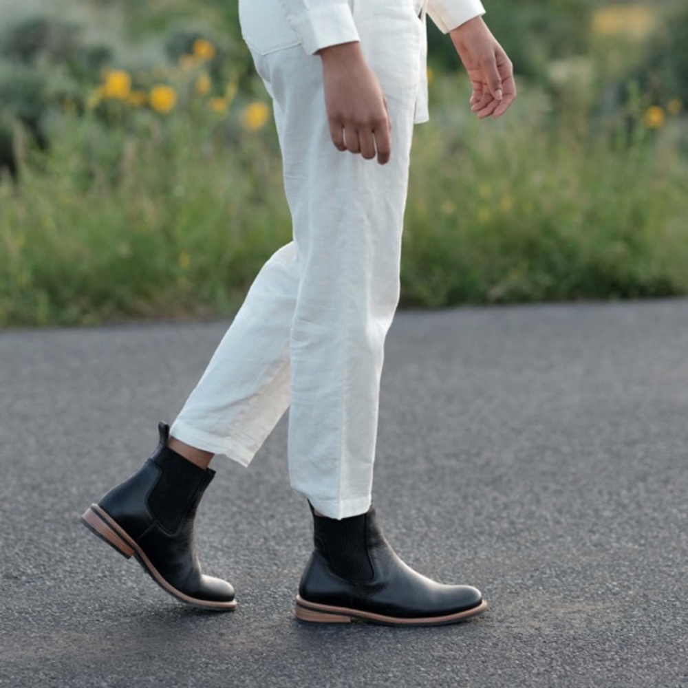 NWT!! Nisolo Sustainable Carmen All-Weather Chelsea Boot in Black